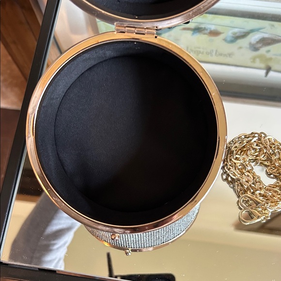 Chic Black and Gold Women's Clutch - Picture 10 of 11